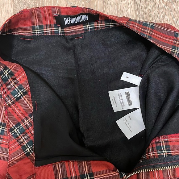 Reformation mini skirt - Picture 2 of 4